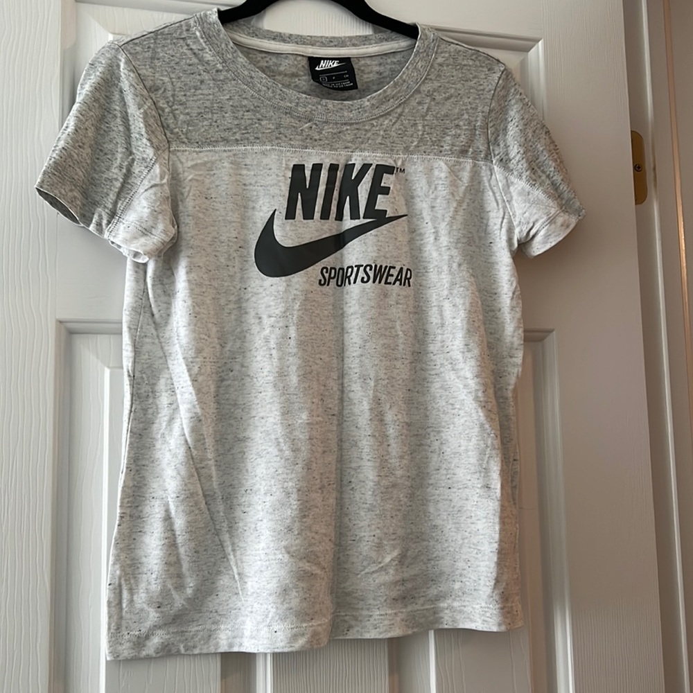 Nike tee